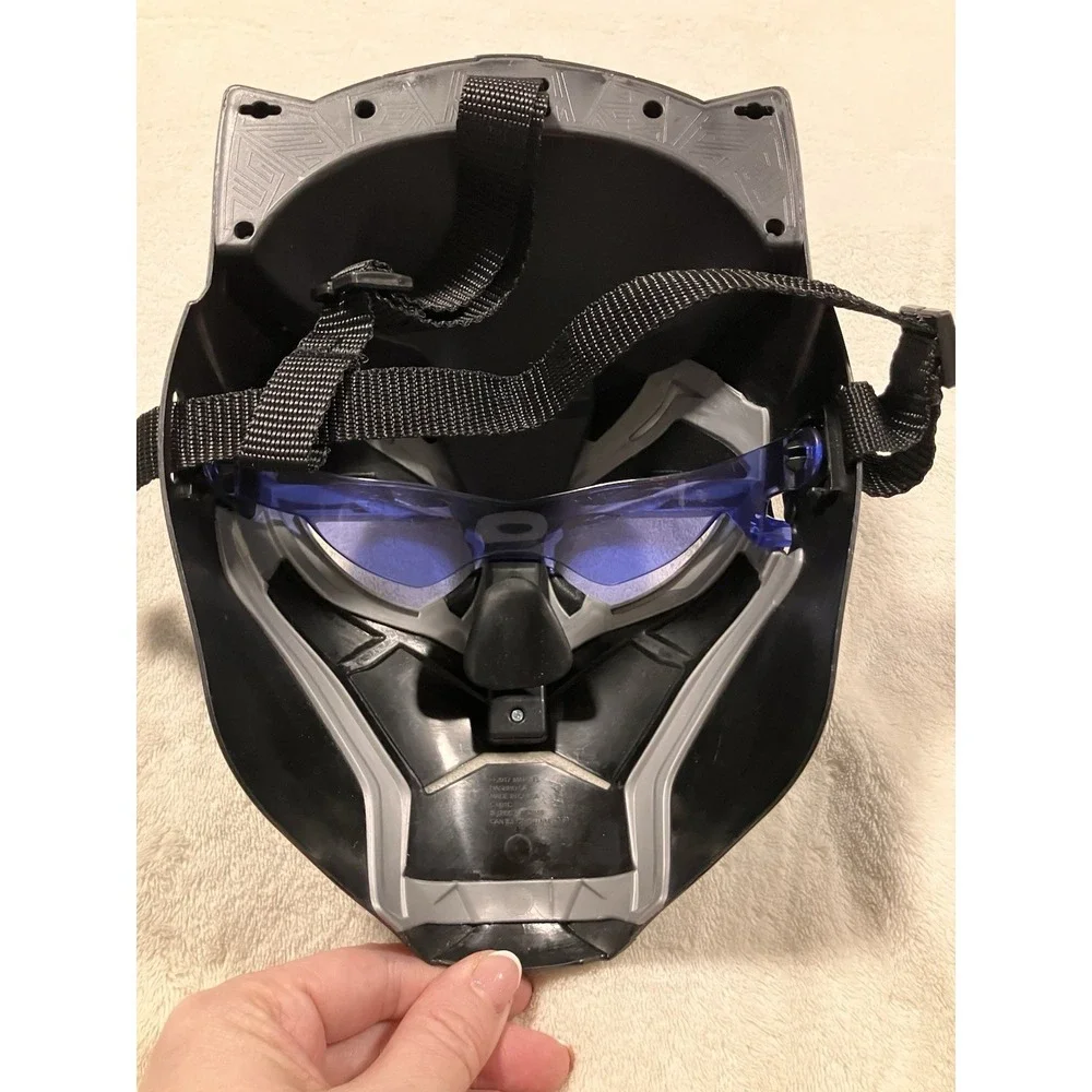 Hasbro Marvel Black Panther Vibranium FX Light Up Mask 2017 Electronic Works